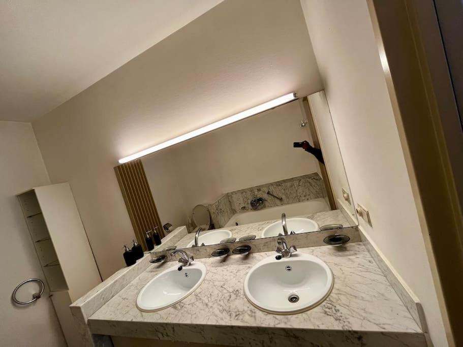 Big Apartment With Parking In แอนต์เวิร์ป ภายนอก รูปภาพ