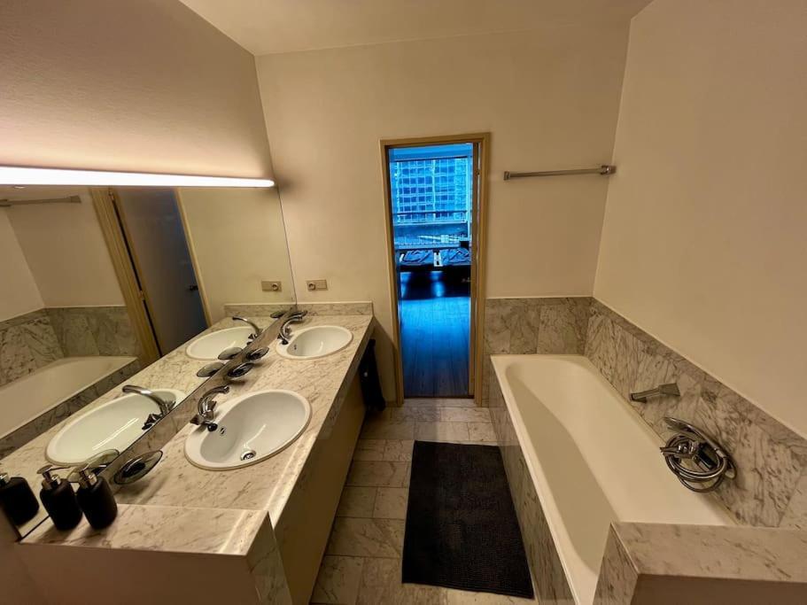Big Apartment With Parking In แอนต์เวิร์ป ภายนอก รูปภาพ