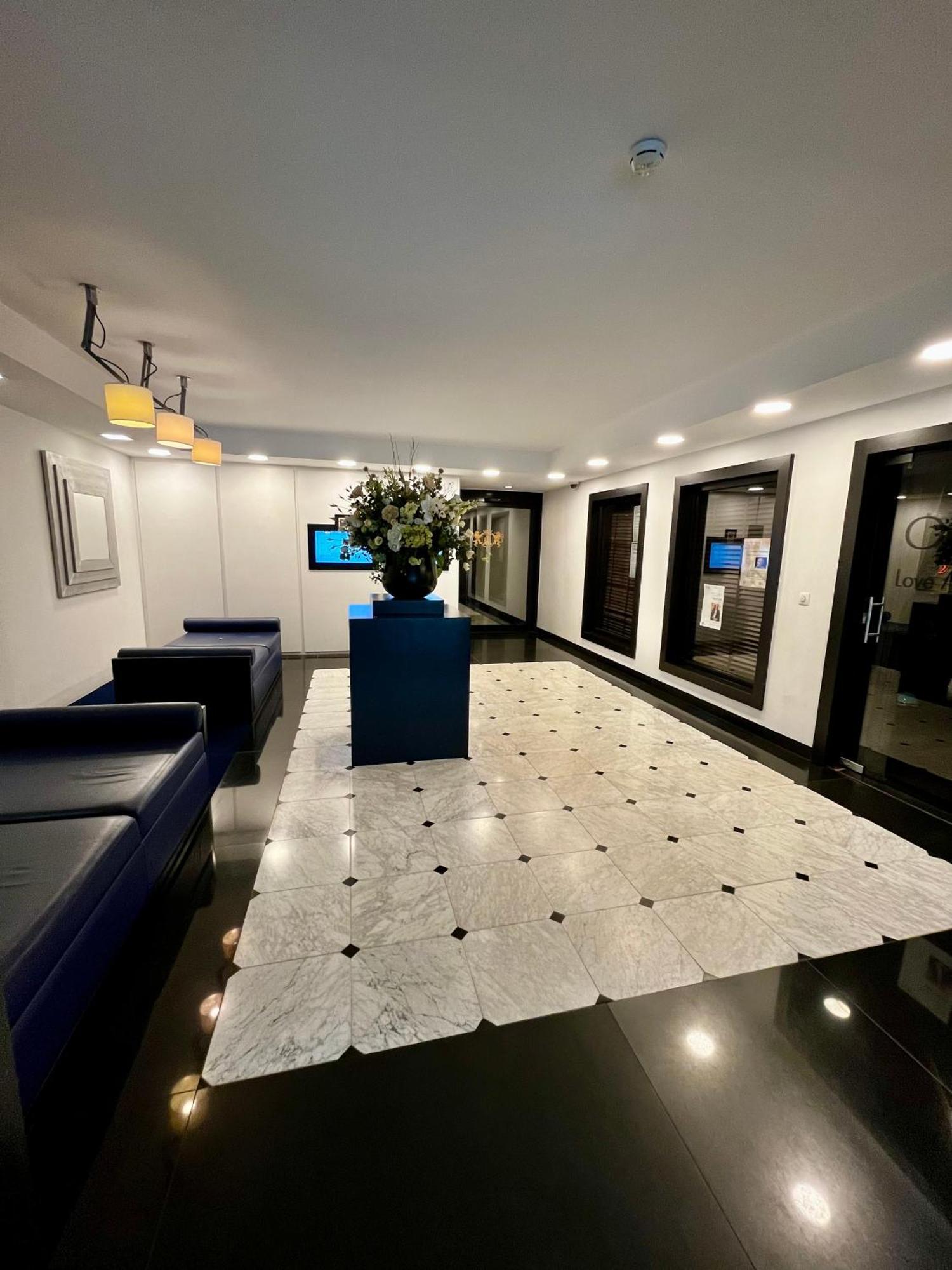 Big Apartment With Parking In แอนต์เวิร์ป ภายนอก รูปภาพ